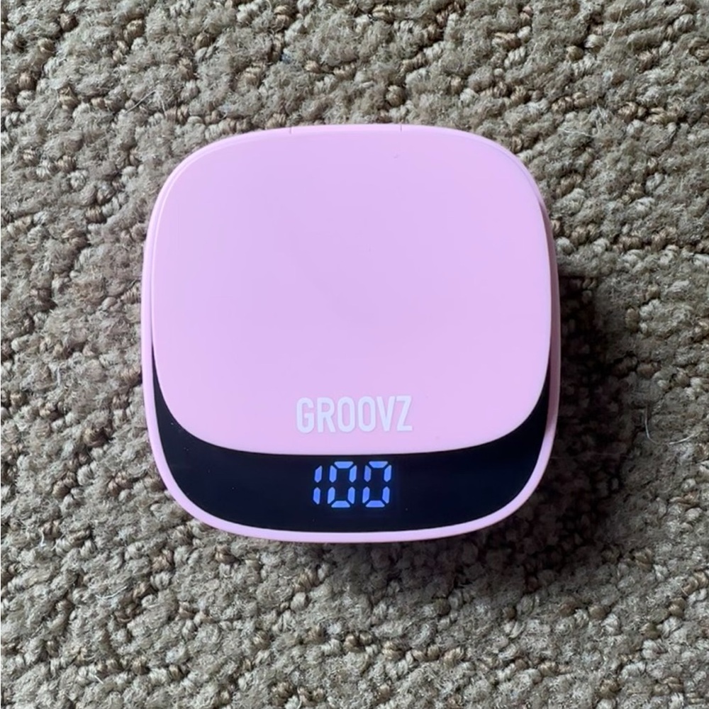 Pink Wireless Groovz Earbud Headphones
